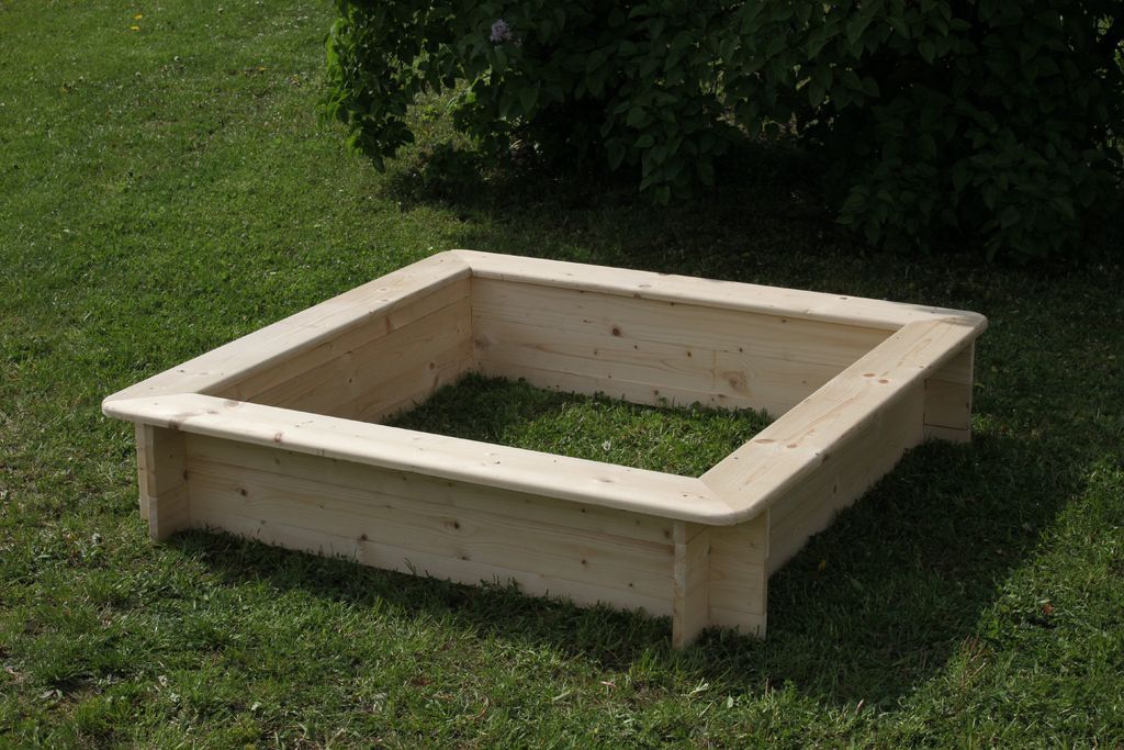 Lada pentru nisip Kid Land, L 125 x l 125 x H 17 cm, lemn masiv, cu baza din folie permeabila si rezistenta la radacini