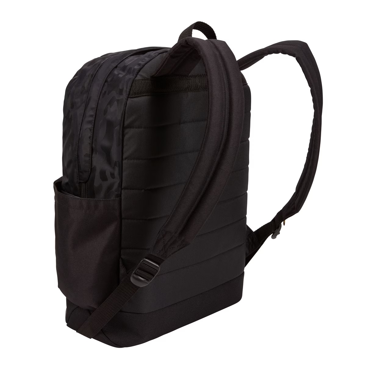 Rucsac Case Logic cu un compartiment principal spatios, buzunar pentru sticla apa, buzunar exterior cu fermoar, penar cu fermoar inlcus, capacitate 26 litri, dimenisuni LxlxH 37,0 x 27,0 x 43,0 cm, negru
